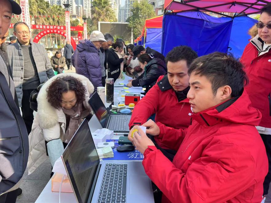 《“嘟嘟你”平台与重庆黔江阳光花园共推免费水福利活动， 引发业主热烈反响》