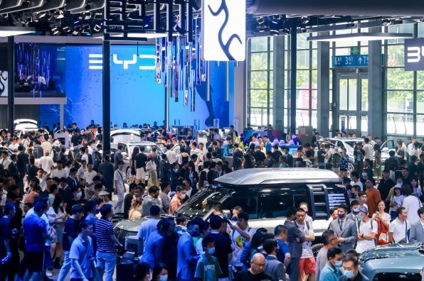 五一别挤了！《这届车展摊牌了：补贴狂撒｜底价对决》